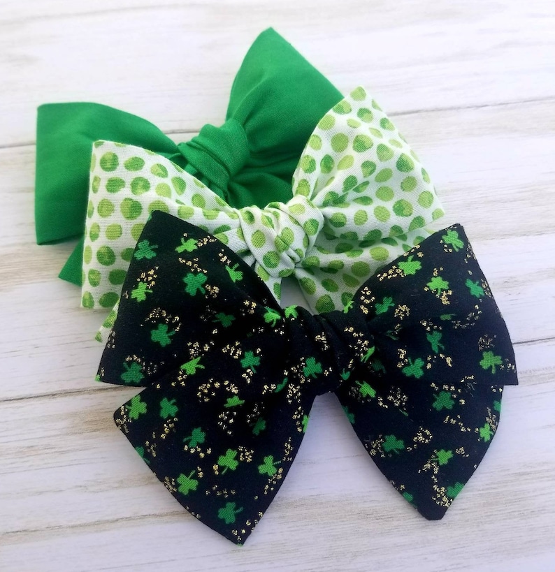 Nylon Baby Headband Lucky Clover Bow St Patrick/'s Day Shamrock Bow Hand Tied Bow On Headband Fabric Bow Reversible Hair Bow