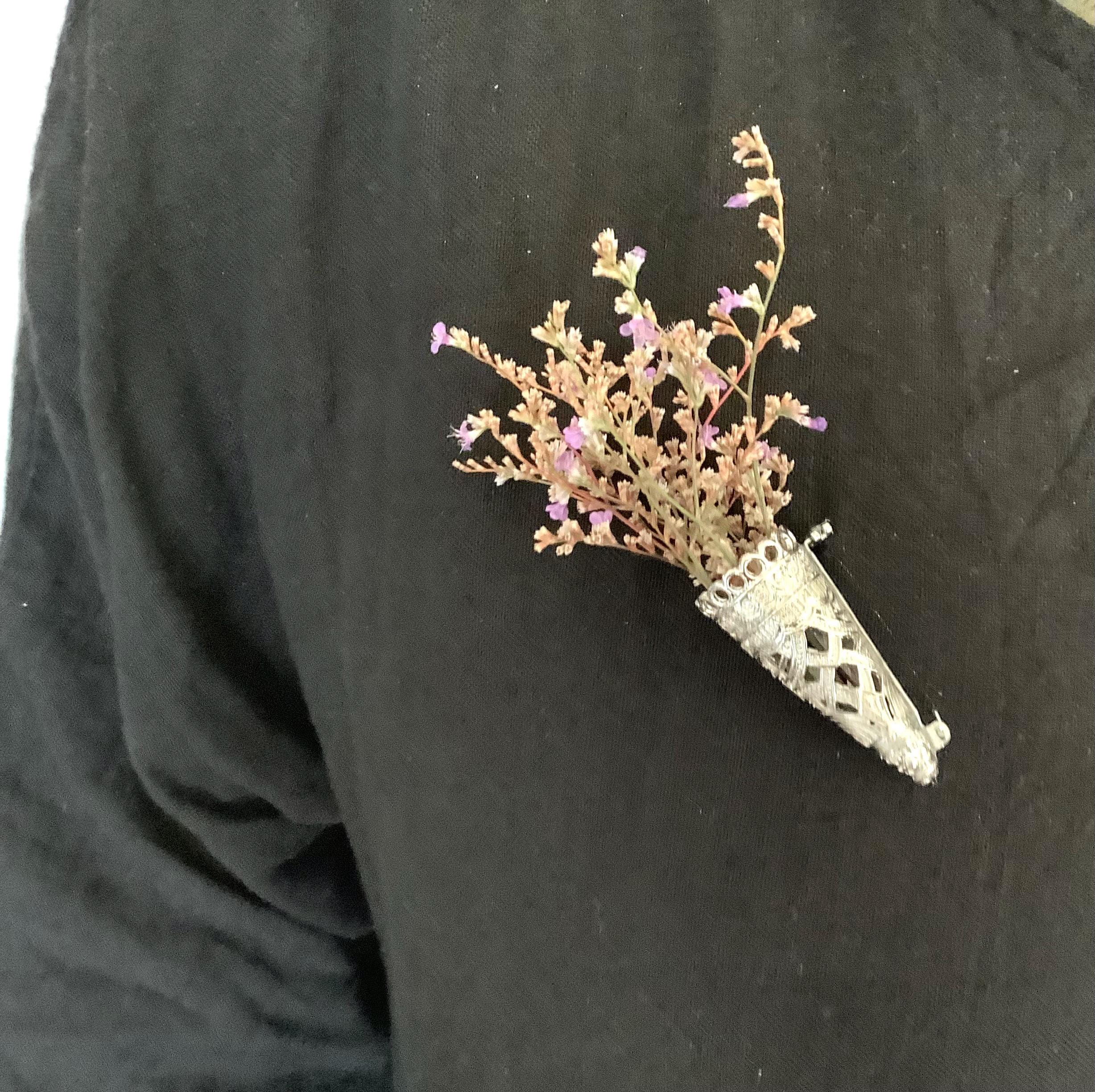 Vintage Boutonniere Holder - Etsy