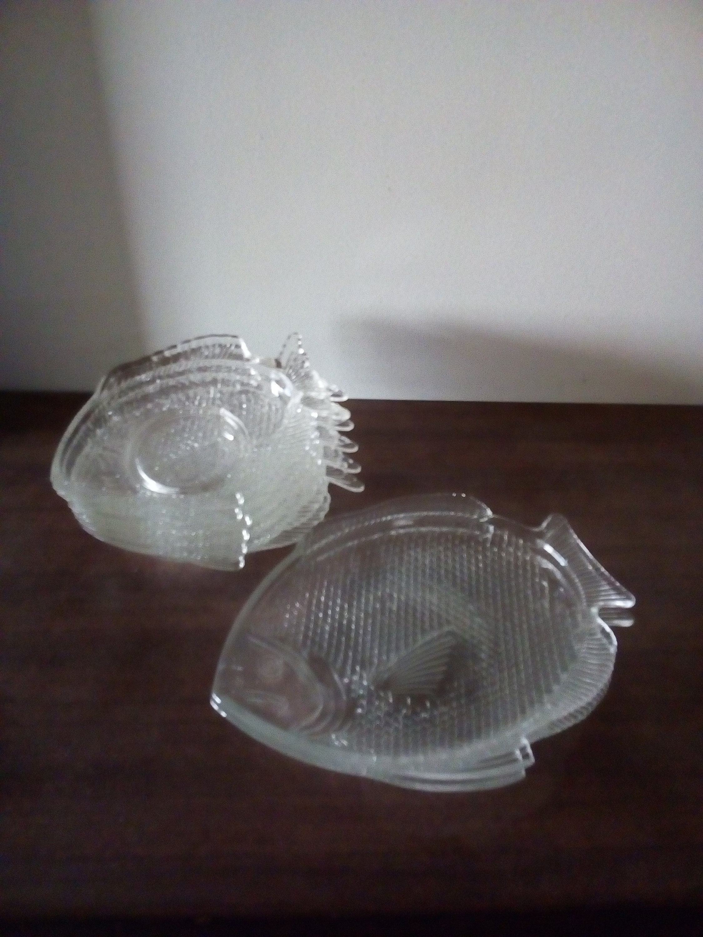 Vintage Glass Fish Plates 2 x Large and 6 x Small Etsy