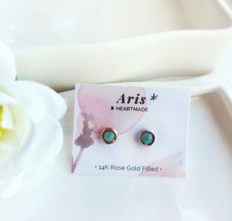 Echte Emerald Stud Oorbellen, 14K Goud Gevuld - Sterling Zilveren Draad Verpakte Groene Emerald Oorbellen, Mei Birthstone afbeelding 3