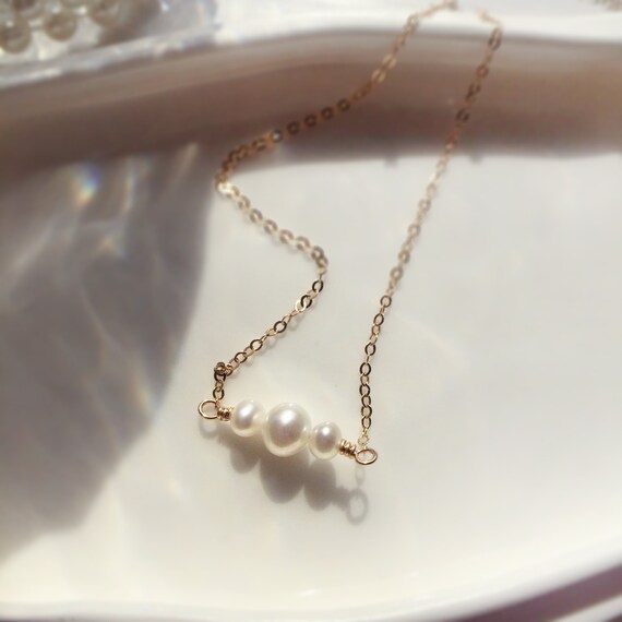 ブレスレット LESS IS MORE 3 pearl necklace 3.5-4.5mm Cultured Pearl Choker Necklace with Sterling