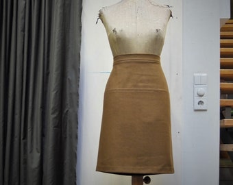 Brown skirt made of 100% wool