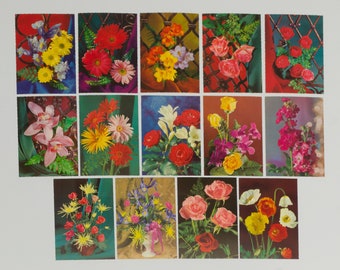 14 pieces of vintage postcards with floral motifs as shown