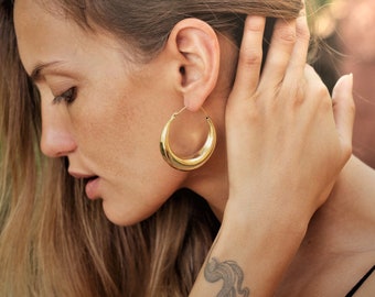 Gold hoop earrings, crescent moon earrings made of brass, nickel-free, large hoop earrings, moon jewelry, crescent moon jewelry, moonlight, moon earrings, lightweight!!!