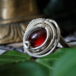 Carnelian ring, silver ring 925, adjustable ring, silver wire jewelry, handmade, wine red gemstone ring, sterling silver, statement ring