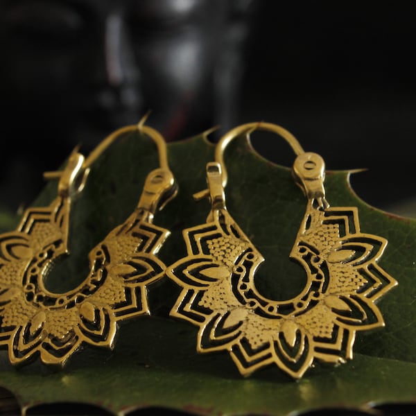 Golden Sunflower Earrings, Brass, NICKEL FREE, Sun Jewelry, Sun Earrings, Flower Earrings, Mandala Earrings, Flower Jewelry, Lightweight