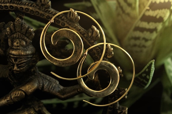Kleine Creolen, Elegnate Spiralen Ohrringe, NICKELFREI, Messingschmuck, Goldene Einfeldelohrringe, Spiralenschmuck, Schnecken Ohrschmuck