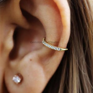 Round Brilliant Cut Colorless Moissanite Diamond Ear Cuff Conch Ear Cuff Tiny gold ear cuff Helix Piercing Sterling Silver Ear Wrap GR467