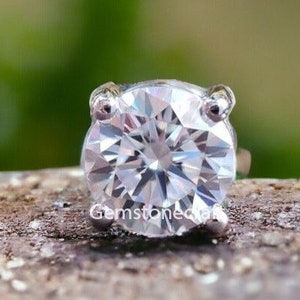 Single Stone 1.15 CT Round Brilliant Cut Colorless Moissanite Pendant Basket Set Pendant A Perfect Classic Pendant Gift for Wedding GR134