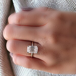 3.00 CT Emerald Cut Engagement Ring in Solid Yellow 10K/14k/18k Gold, Emerald Cut Solitaire Engagement Ring, Brilliant Moissanite Ring GR01 zdjęcie 8