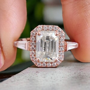 1.85 CT Emerald Cut Moissanite Ring Three Stone Engagement Ring Bridal Wedding Ring Anniversary Gift Ring Valentine&#39;s Gift For Women GR77