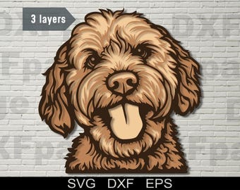 Op de afbeelding: Gelaagde illustratie van een bruine hondenkop met zijn tong uit. De afbeelding bevat de tekst "3 layers" en "SVG DXF EPS". De vacht van de hond is gedetailleerd en het ontwerp heeft een 3D-effect, ideaal voor knutselprojecten.