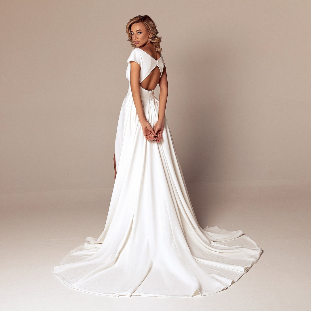 Crepe Wedding Dress With Cap Sleeves Relaxed Wedding Dress A