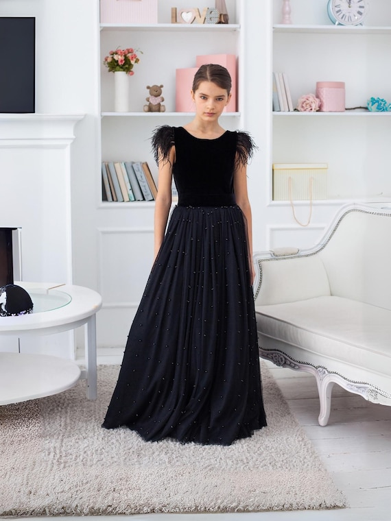 Velvet Junior Bridesmaid Dress With Ostrich Feathers, Black Wedding Flower Girl Dress for Spring, Retro Inspired Ceremony Dress for Girls - Etsy Velvet Junior Bridesmaid Dress With Ostrich Feathers, Black Wedding Flower Girl Dress for Spring, Retro Inspired Ceremony Dress for Girls - Etsy