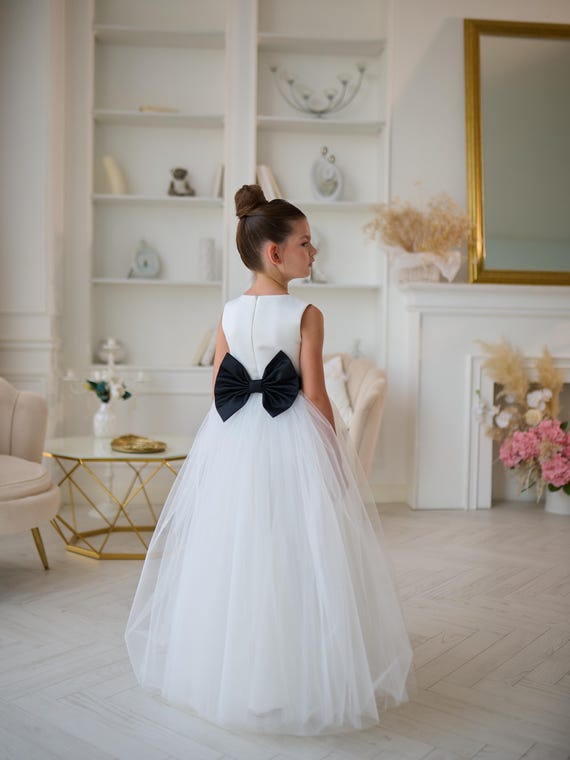 Ivory Flower Girl Dress With Sash, Black and White Junior Bridesmaid Dress,  Simple Toddler Flower Girl Dress, Kids Wedding Guest Tutu Dress - Etsy  Israel