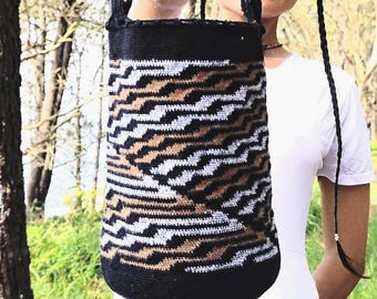 Medium Arhuaco Wool Mochila | Handmade in Colombia | Indigenous Handwoven | Sacred Loom