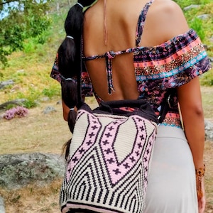 Large Wayuu Handwoven Bag – Adjustable Strap & Top Handle