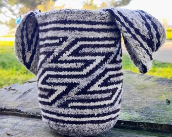 Handwoven Arhuaca bag from Colombia | "Spiritual Path" | Backpack woven in organic native wool