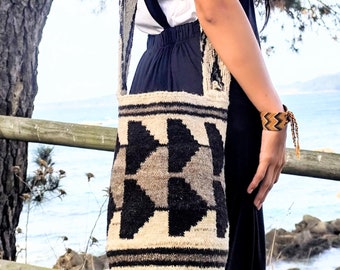 Hand-woven Arhuaca bag | "Sacred Calendar" | Backpack woven in organic native wool