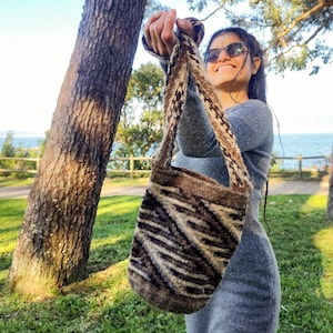 Handwoven wool ARHUACA bag in Colombia - PILGRIMS