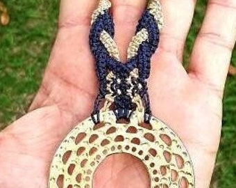 Dazzle with your pre-Columbian tubular ethnic necklace hand-woven in macramé and Zamak in blue and gold - The union of metal and luxury yarn