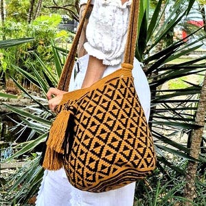 Wayuu Bag | Handmade Colombian Crochet Mochila | Boho Shoulder Bag | One Thread Artisan Purse