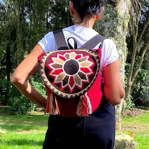 Mochila Wayuu grande con tapa y con cierre automático