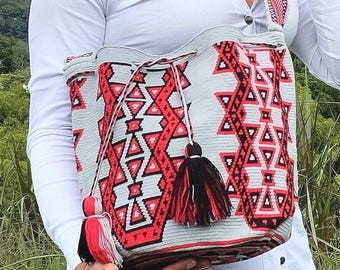 Wayuu Bag Handwoven in One Thread - Crossbody Backpack - A Special Gift