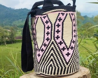 Large Wayuu bag with 2 handle styles - WAYUU bag perfect for carrying your mobile and wallet - Long adjustable handle and hand handle