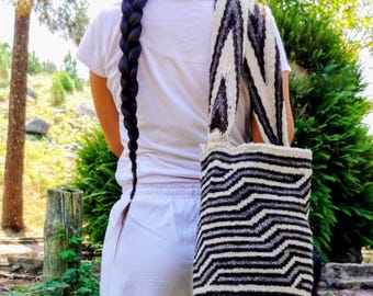 Arhuaca bag | "Threads of Life" | Backpack woven in organic native wool