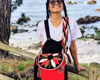 Wayuu bag with lid and magnet safety clasp