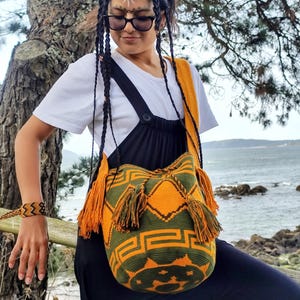 Bolso Wayuu grande diseño de asa bandolera