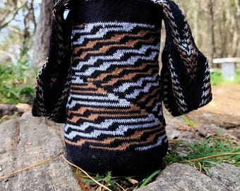 Handwoven Arhuaca bag | "Sacred Loom" | Backpack woven in organic native wool