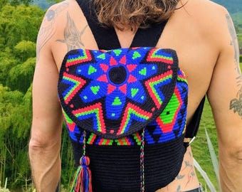 Backpack Wayuu model designed by Wovenart with lid and magnet closure