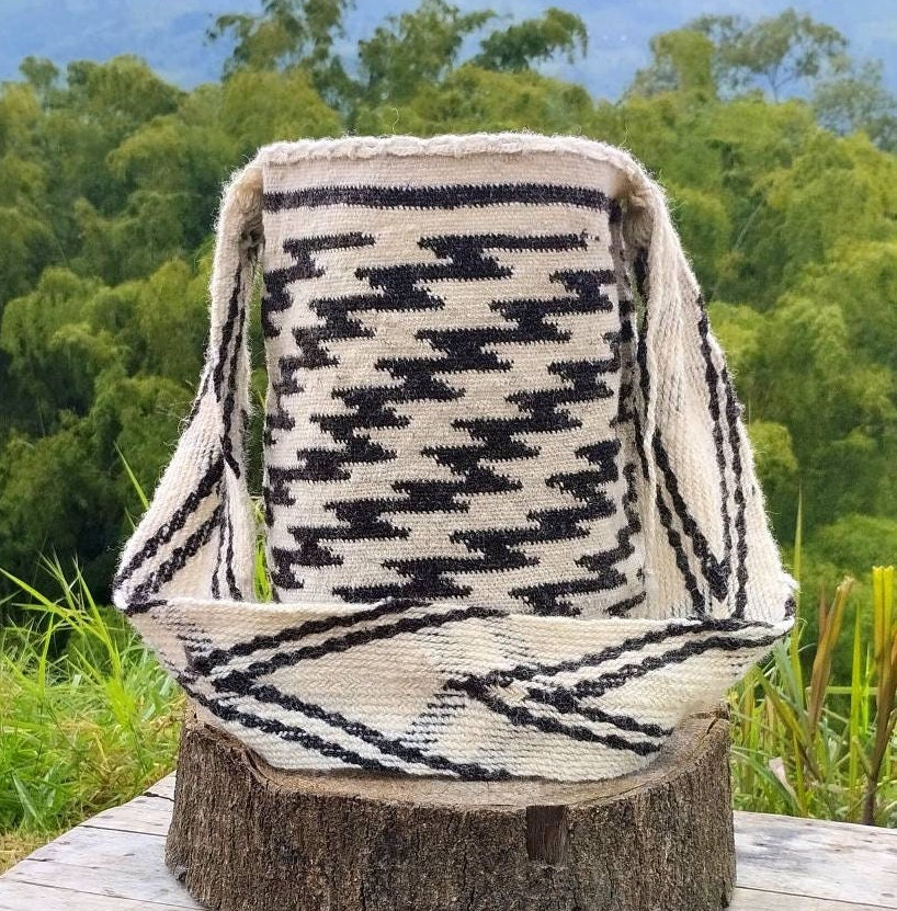 Connect With the Territory With This ARHUACA Handwoven Wool - Etsy