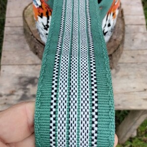 mochila wayuu tejida a mano en técnica de crochet  1 hebra por mujeres indígenas. Hechas con mucho amor en Colombia. Bolso bandolera, bolso étnico, regalo ideal para ella o para él. Regalo de lujo, tamaño: grande