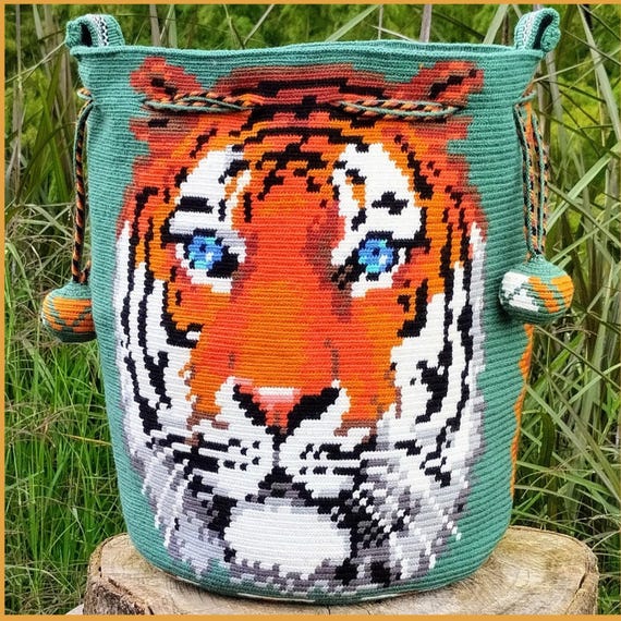 Rare Wayuu Tiger Bag – Collector Piece in Green, Handmade with Minor Strap Flaw