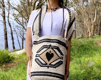 Hand-woven Arhuaca bag | "DIVINE LEAF" | Backpack in native wool