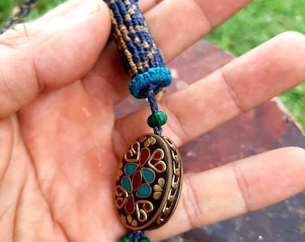 Hand-woven macrame necklace ( Wheel of the Dharma )