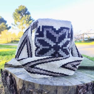 Large Arhuaca Bag 100% Native Wool, Handwoven in Colombia | &quot;Blooming the Self&quot; | Shoulder Bag