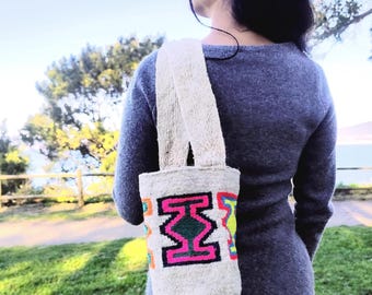 Handwoven Arhuaca bag from Colombia | "Guardian of the Paths" | Backpack woven in organic native wool
