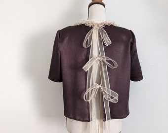 Blusa vintage Fred Lansac in raso riciclato viola scuro degli anni '90