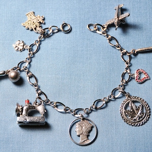 Vintage Sterling Silver Bracelet – 9 Vintage Charms - VALENTINES DAY