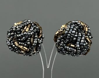 ブラック＆ゴールドビーズのクリップオンイヤリング：ヴィンテージ