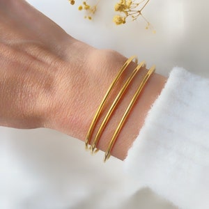 Fine gold-plated stainless steel bangle bracelets sold individually - women&#39;s gift - gold - modern / 2 mm thick
