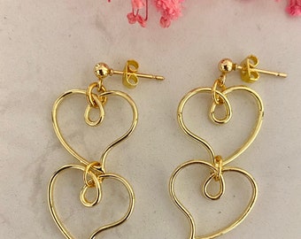 Boucles d’oreilles Hearts - boucles d’oreilles à clous et doubles cœurs  -inspiration Sezane-cadeau femme-cadeau pour Elle-bijou bohème