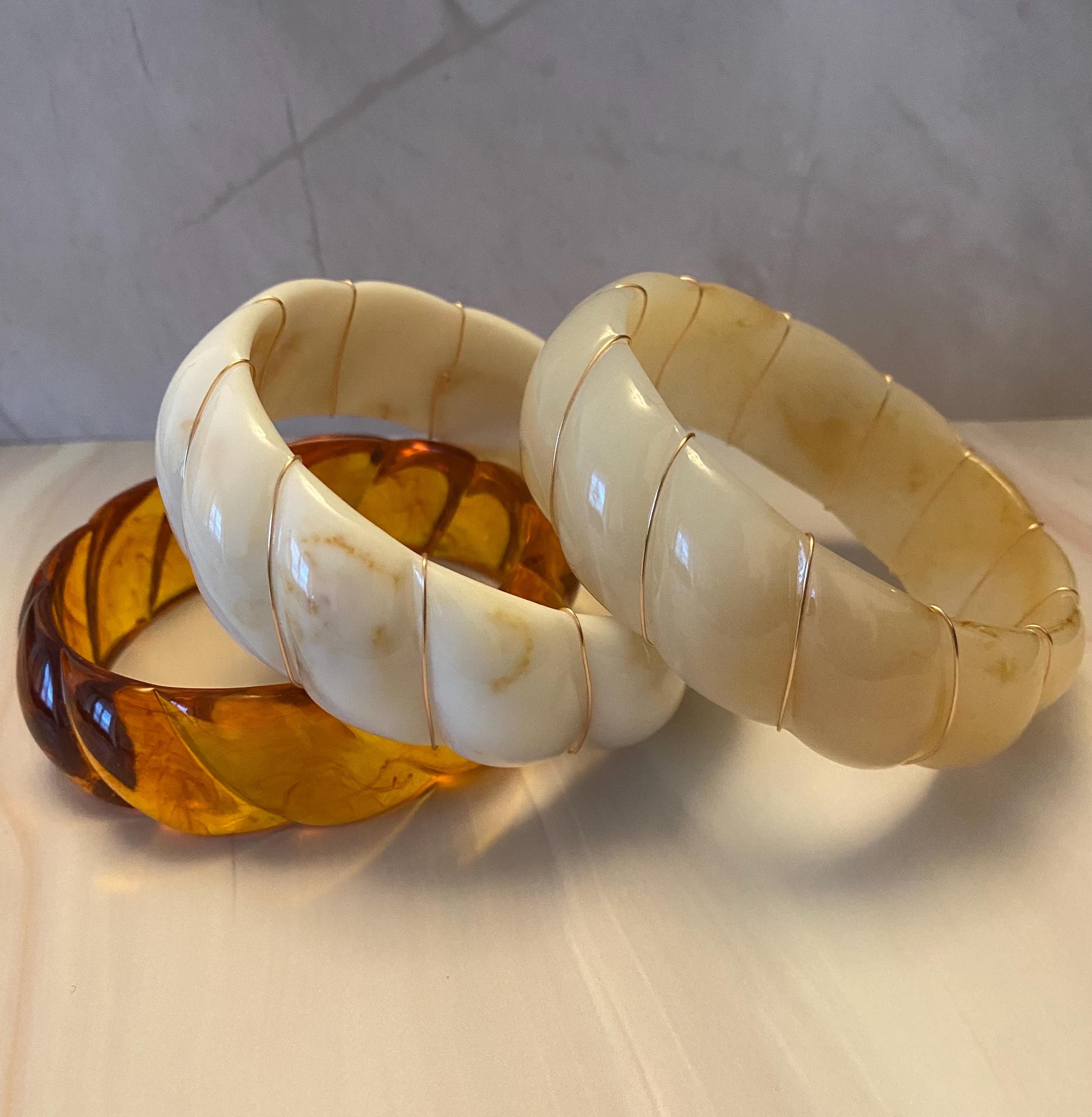 Trendy twisted acrylic resin bangle bracelet new model - Beige / tortoiseshell / white bracelet - women's birthday gift - Vintage fashion bangle