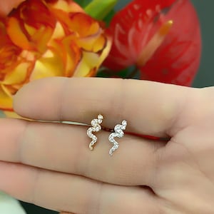 Piercing en acier inoxydable et zircons - Tragus, Hélix , Cartilage , Lobe  -piercing serpent -a vis-cadeau femme-Minis puces mono boucle