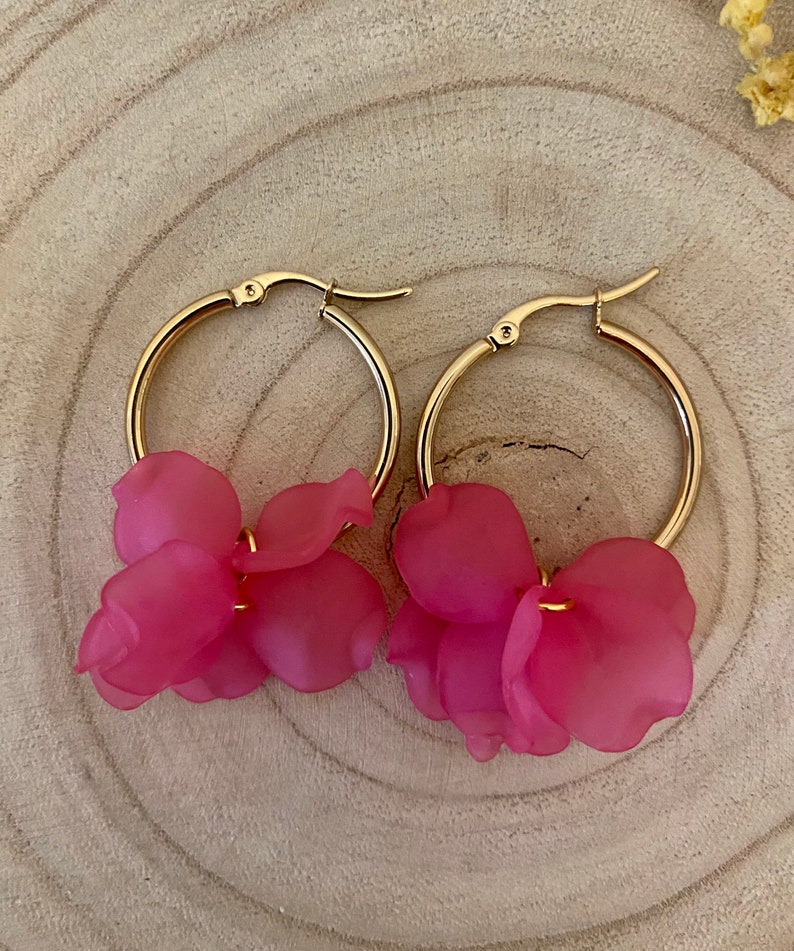 Boucles doreilles créoles Flora-créoles acier inoxydable fleurs en acrylique fleurs résine cadeau femme-cadeau pour Elle-bijou bohème rose fuschia