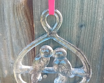 Adorno de ventana vintage Kosta Boda, atrapasol de cristal con forma de pájaros besándose, años 70